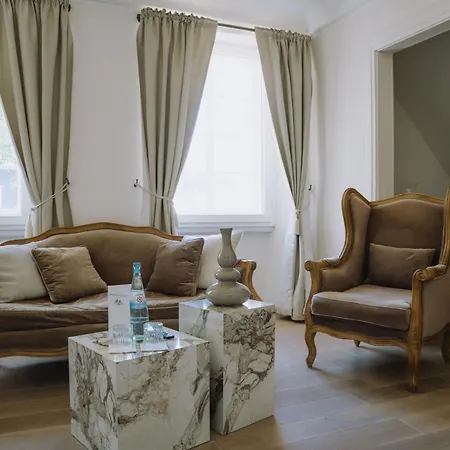 Karolingerhof - Mosel Hotell *