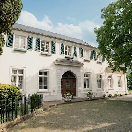 Karolingerhof - Mosel Hotel Kröv