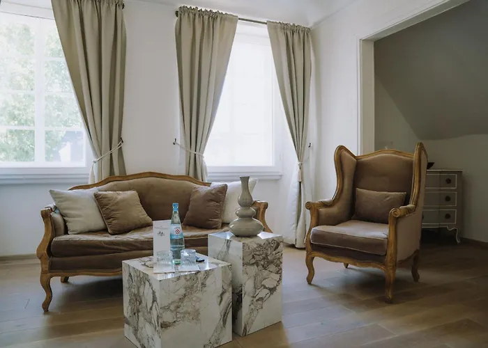 Karolingerhof - Mosel Hotell *